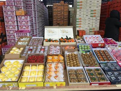 走进杭州勾庄水果市场 屯年货时段这四种水果热销